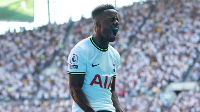 Τότεναμ – Σαουθάμπτον 1-1: Άνοιξε λογαριασμό με ωραίο «volley» ο Γουόρντ Πράους – Άμεση ισοφάριση με τον Σεσενιόν! (video)