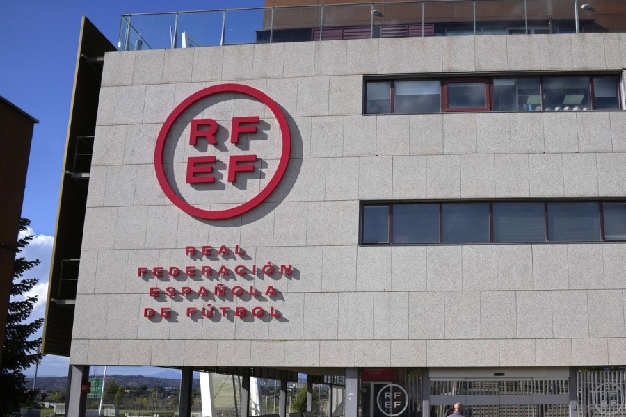 «Βόμβα» στο ισπανικό ποδόσφαιρο: Έφοδος της αστυνομίας και συλλήψεις στα γραφεία της ομοσπονδίας!