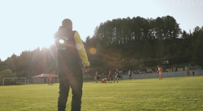 Το «Βίλατζ Γιουνάιτεντ» είναι ένας φοβερός λόγος για να ξανανοίξεις την τηλεόραση