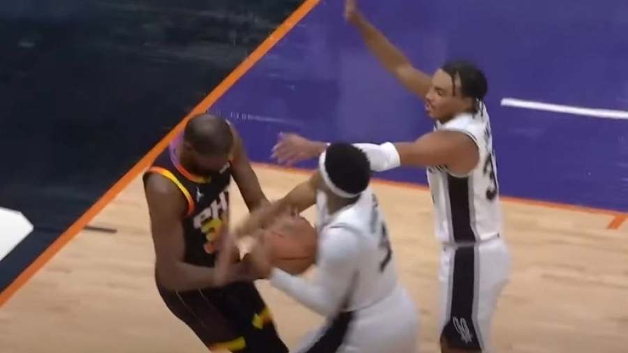 Και στο τέλος κερδίζουν οι Σπερς: Η απίθανη ανατροπή με τους Σανς στο τέλος, από το -20 στο τρίτο δεκάλεπτο! (video)