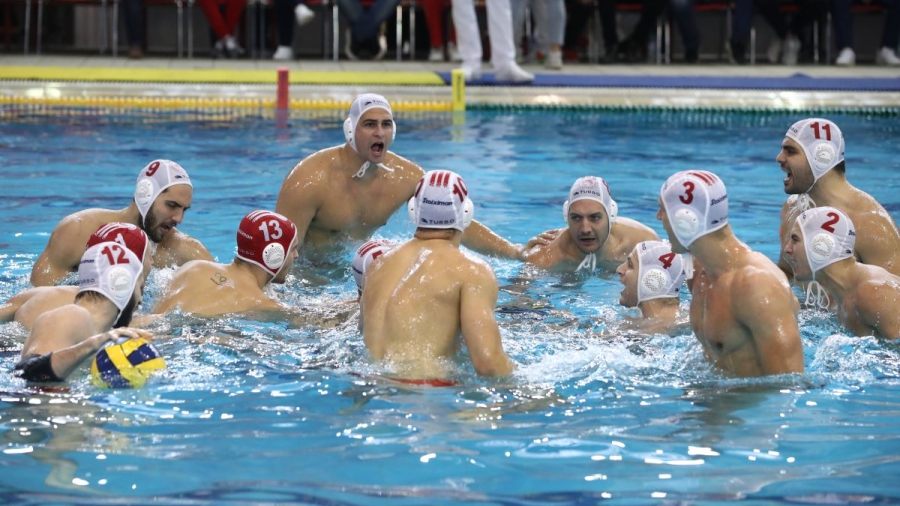 Ολυμπιακός - Φερεντσβάρος 10-8: Νίκη από… χρυσάφι, ονειρεύονται ημιτελικά οι «ερυθρόλευκοι»! (video)