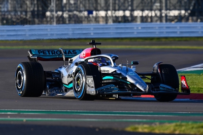 Formula 1: Ο πρώτος γύρος του Χάμιλτον με το νέο μονοθέσιο της Mercedes (video)