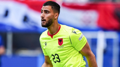 «Σφήνα» της Φιορεντίνα για Στρακόσια: Τόσα χρήματα ζητά η Μπρέντφορντ!