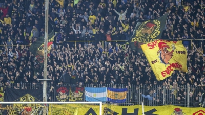 Οπαδοί του Άρη έξω από το «Κλεάνθης Βικελίδης» για να ζητήσουν εξηγήσεις μετά τη συντριβή από τον ΠΑΣ!