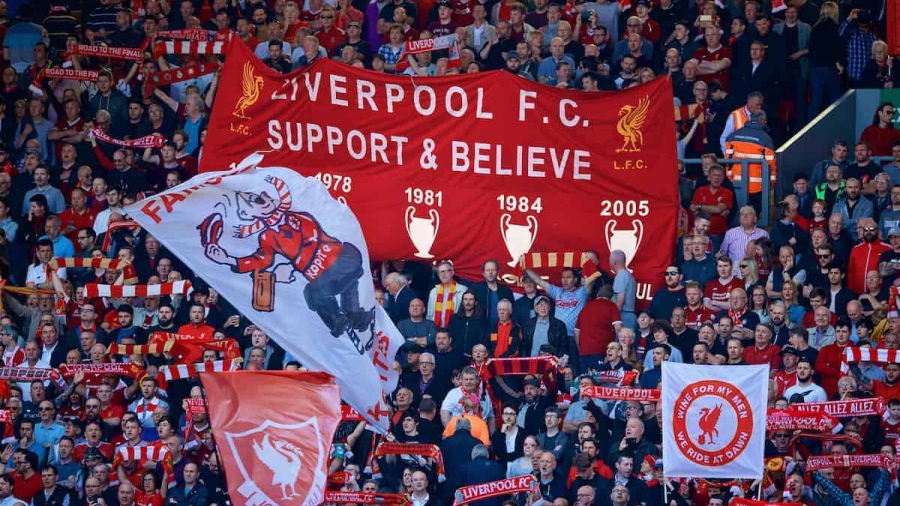 Ανατριχιαστικό Άνφιλντ: Χειροκρότησαν όλοι στο 7' για να στηρίξουν τον Ρονάλντο! (vids)