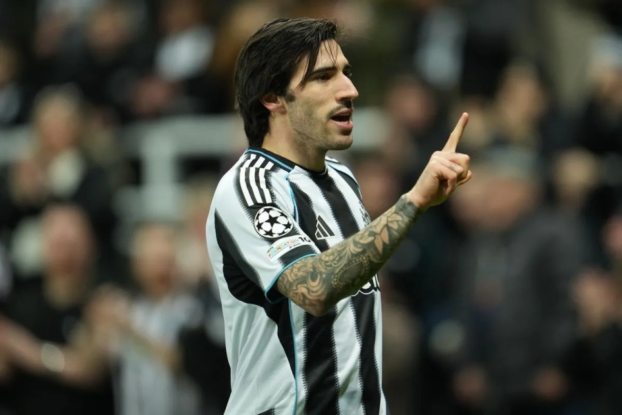 Μάντσεστερ Γιουνάιτεντ: Ο Τονάλι Νο 1 καλοκαιρινός στόχος!