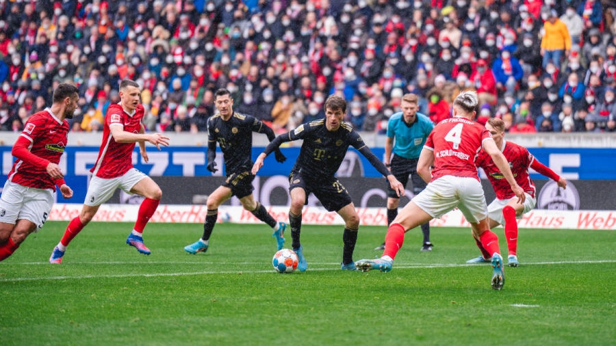 Απίστευτη γκάφα της Μπάγερν: Έπαιζε με 12 παίκτες κόντρα στη Φράιμπουργκ! (video)