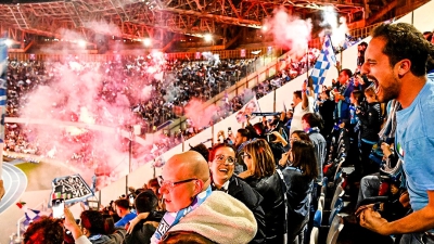 «Φλέγεται» το Μαραντόνα - Έκαναν τη νύχτα... μέρα οι Ναπολιτάνοι στο γκολ του Όσιμεν! (video)