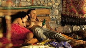 Τόνια Σωτηροπούλου: Το «κορίτσι» του Τζείμς Μποντ για... λίγα δευτερόλεπτα! (video)