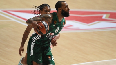 Ντέρικ Ουίλιαμς: «Κοιμήθηκα μία ώρα σε έναν μεταλλικό πάγκο στο αεροδρόμιο!»