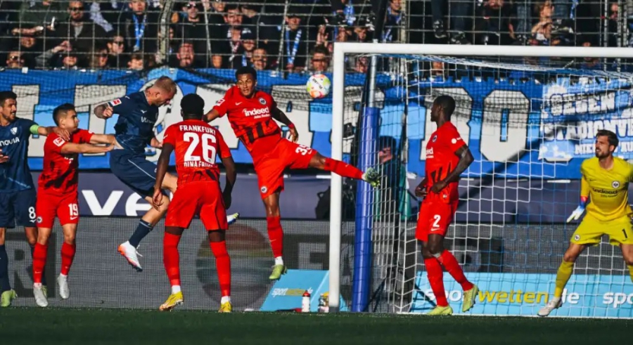 Άιντραχτ Φρ. - Μπόχουμ: Κακές άμυνες, πολλά γκολ με 1.77 στη Novibet.gr