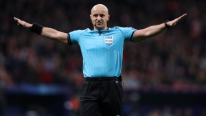 Σιμόν Μαρτσίνιακ: Λατρεύει τα πέναλτι, αγαπά τις κάρτες και σφυρίζει τον τελικό του Champions League (video)