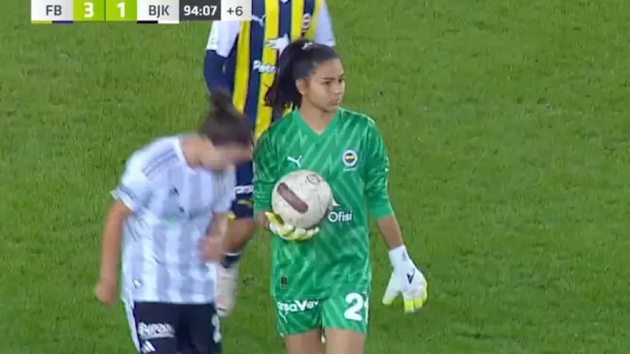 Η στιγμή που έγινε viral στην Τουρκία: Ένα γκολ γεμάτο… αμφισβήτηση και ο λόγος που μέτρησε! (video)