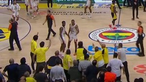 EuroLeague: Πρόστιμο στη Φενέρμπαχτσε και προειδοποίηση στον Μπλόσομγκεϊμ, για όσα έγιναν μετά τη λήξη του Game 4! (video)