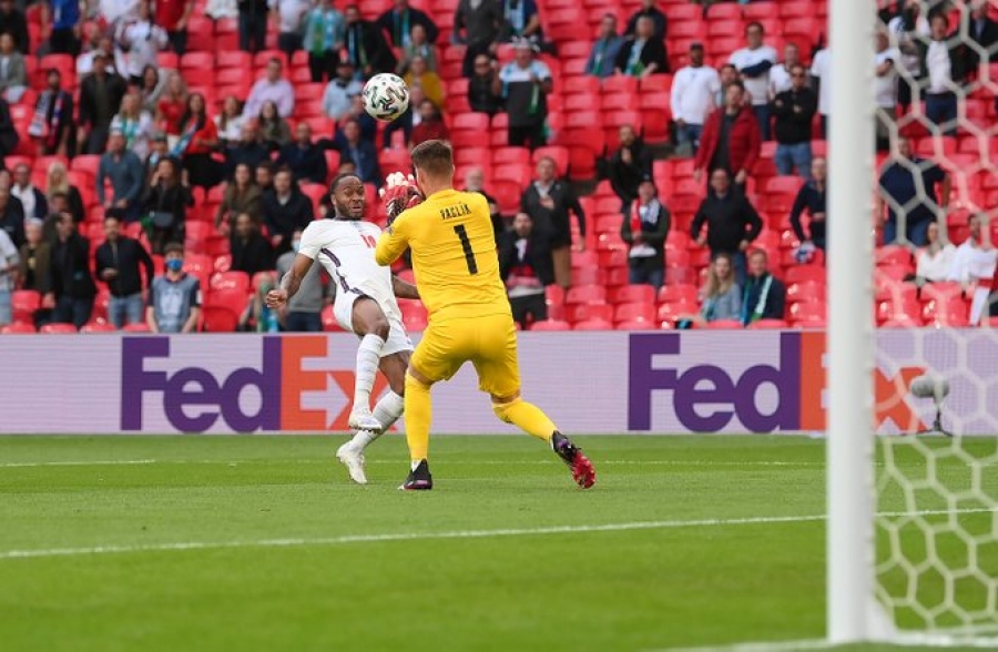 Τσεχία – Αγγλία 0-1: Ο Στέρλινγκ ανοίγει το σκορ για τα «Λιοντάρια» (video)