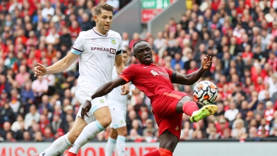 Λίβερπουλ - Μπέρνλι 2-0: Ο Σάντιο Μανέ «καθαρίζει» το ματς (video)