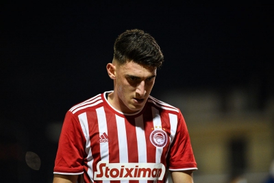 Ο Σουρλής του Ολυμπιακού πήγε στη Φορτούνα Σιτάρντ για να αντικαταστήσει τον παίκτη που ήθελαν οι… Πειραιώτες