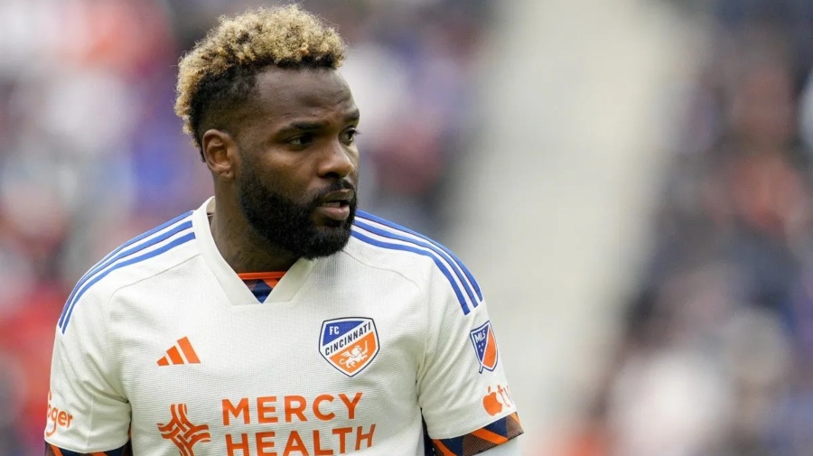 Σοκ: Σκοτώθηκε ο Άαρον Μπουπεντζά, έπεσε από τον 11ο όροφο πολυκατοικίας