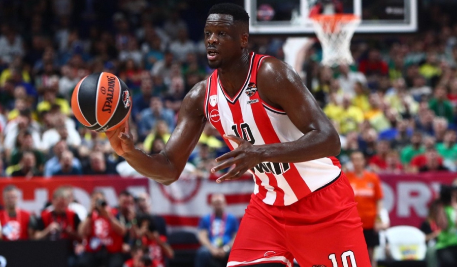 Μία χρονιά γεμάτη προβλήματα: Χάνει τον Φαλ ο Ολυμπιακός, για το υπόλοιπο της σεζόν!