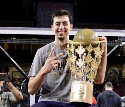 Σάσα Κάππος: To... πράσινο μήλο έπεσε κάτω από τη μηλιά ενός πρωταθλητή!