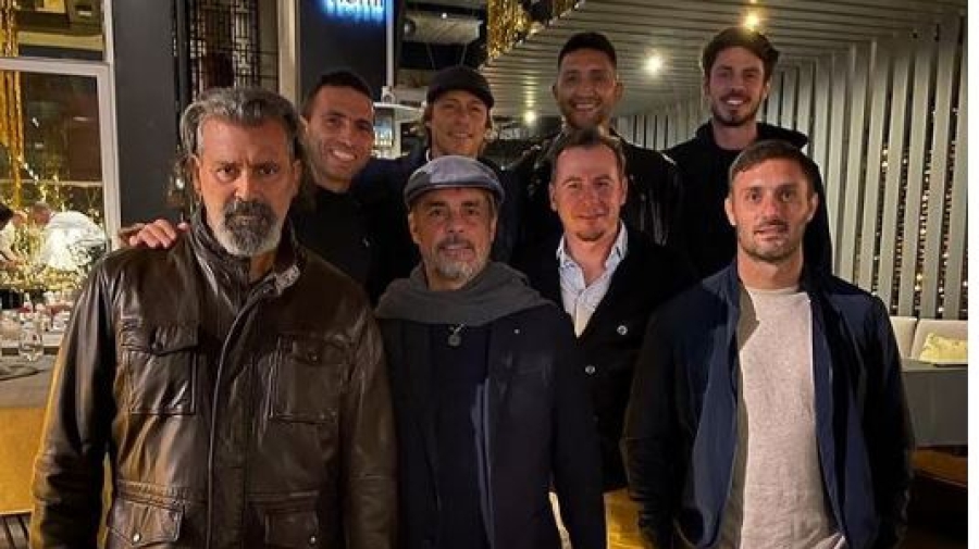 Αλμέιδα, Κουχάρσκι και το τεχνικό επιτελείο της ΑΕΚ σε κοινή βραδινή «έξοδο»