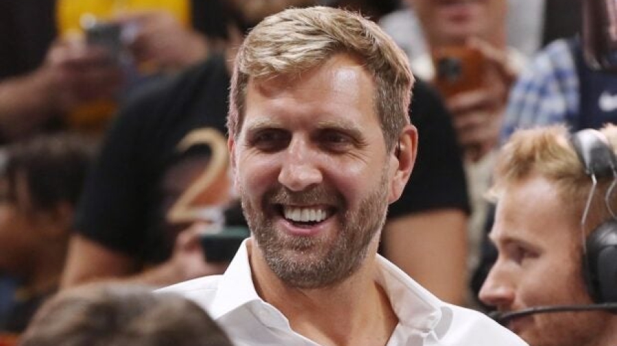 Γερμανία: Ο Νοβίτσκι «υποκλίθηκε» στους πρωταθλητές κόσμου!