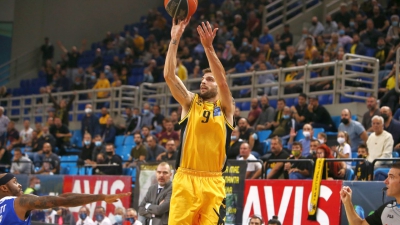 Πετρόπουλος: «Να επαναφέρουμε τα χαμόγελα στην ομάδα»