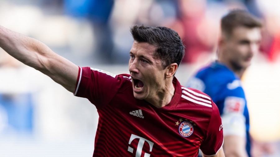 «Ισοφάρισε» ιστορικό ρεκόρ ο Λεβαντόφσκι: Ο τρίτος παίκτης με 17 γκολ εκτός έδρας σε μία σεζόν στην Bundesliga! (video)