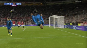 Διαβολικό: Παράσταση για δύο στο Θέατρο των ονείρων και αήττητο για Μπόρνουθ!