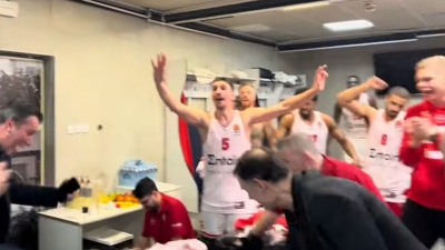 Οι έξαλλοι πανηγυρισμοί Μπαρτζώκα στα αποδυτήρια, η ατάκα του Λαρεντζάκη και η αποθέωση για Παπανικολάου! (video)