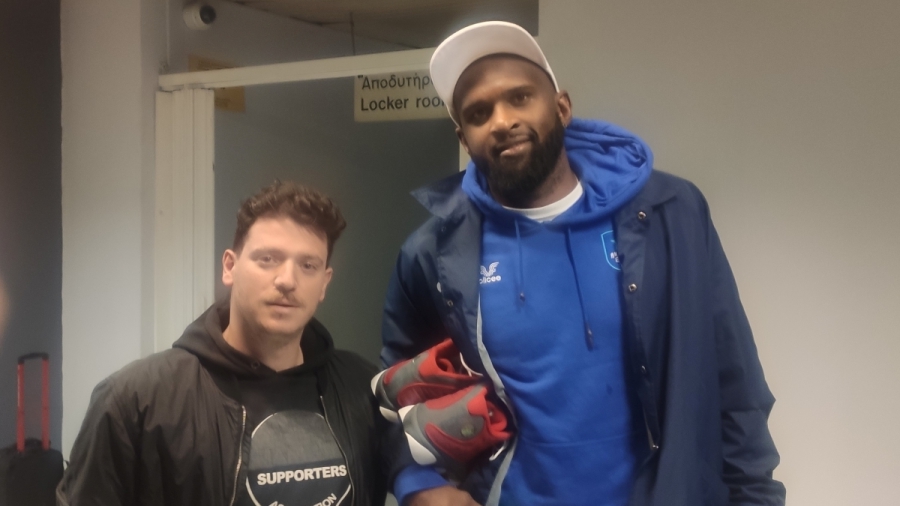 Ο Κρις Σίνγκλετον στο BN Sports: «Αν μπορώ να χαρίσω έστω και ένα χαμόγελο σε αυτούς τους δύσκολους καιρούς, θα το κάνω»