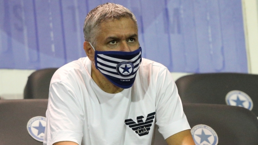 Σπανός στους ανθρώπους του Παναθηναϊκού: «Να το πάρετε γιατί παίζετε τα παιχνίδια μέσα στο γήπεδο»