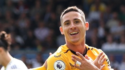 Λιντς – Γουλβς 1-1: Το πρώτο γκολ των «λύκων» στην σεζόν ήρθε από τον Ποντένσε – Ισοφάρισαν τα «παγώνια»! (video)