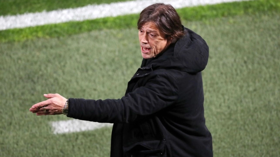 Ξεκαθάρισε το τοπίο ο Αλμέιδα: «Δεν φεύγω, ακόμη και αν με βρίζουν, μέρος της ζωής μου η ΑΕΚ!»