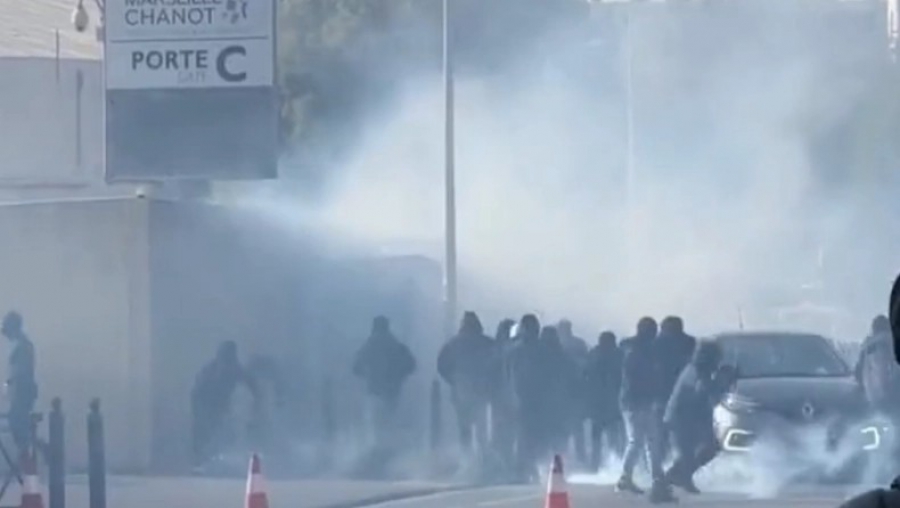 ΠΑΟΚ: Επεισόδια με την αστυνομία και τραυματίες (video)