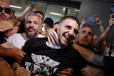 Τρέλα για Ζαφείρη: Απίστευτη υποδοχή από χιλιάδες οπαδούς του ΠΑΟΚ!