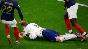 Γκάρι Νέβιλ: «Διαιτητής για γέλια!»