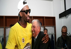 Βίρτους Μπολόνια και Παρτιζάν μάχονται για τον Έκπε Ούντο