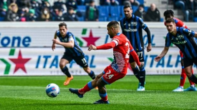 Αταλάντα - Νάπολι 0-2: Ισχυρό προβάδισμα για τους «παρτενοπέι» στο ημίχρονο (video)