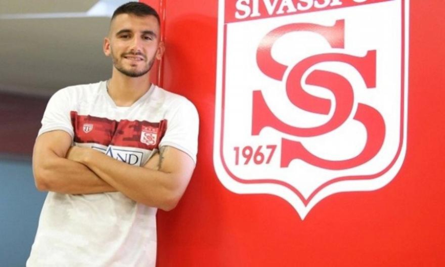 Η Σίβασπορ ανακοίνωσε την απόκτηση του Πούγγουρα με «ανάβεις φωτιές» (video)