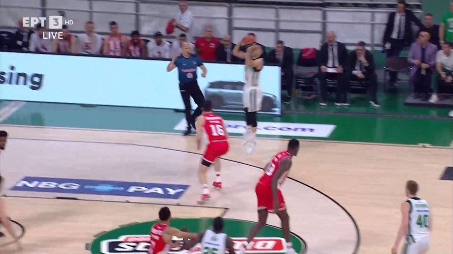 Η τελευταία λέξη ανήκε στον Σλούκα: Το «άδειασμα» στον Παπανικολάου και το κομβικό τρίποντο! (video)