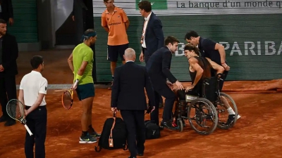 Roland Garros: Ο σοκαριστικός τραυματισμός Ζβέρεφ που τον ανάγκασε να εγκαταλείψει τον ημιτελικό! (video)