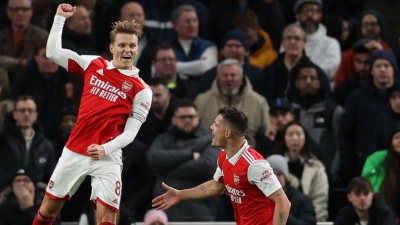 Τότεναμ – Άρσεναλ 0-2: To Βόρειο Λονδίνο είναι κόκκινο και οι «κανονιέρηδες» πάνε για πρωτάθλημα! (video)