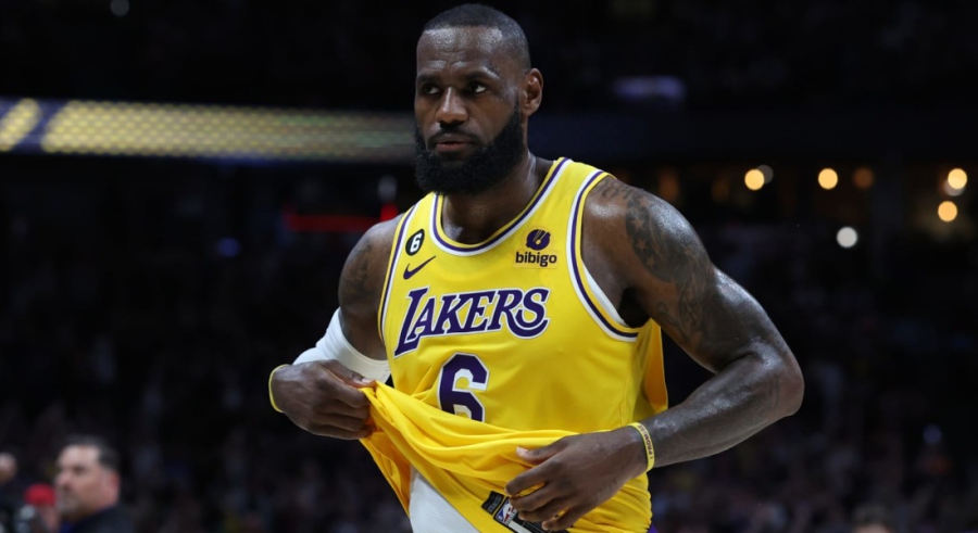 «Στους Λέικερς και τη νέα χρονιά ο ΛεΜπρόν»