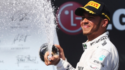 Η Formula1 θυμήθηκε την πρώτη νίκη του Λιούις Χάμιλτον (video)