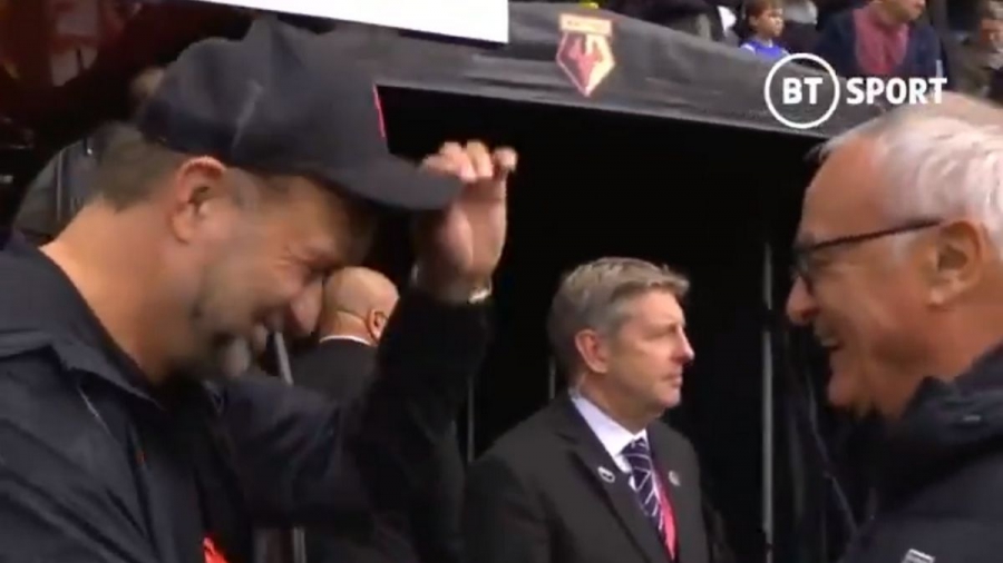 Γουότφορντ - Λίβερπουλ: Ο Κλοπ έβγαλε το καπέλο μόλις είδε τον Ρανιέρι (video)