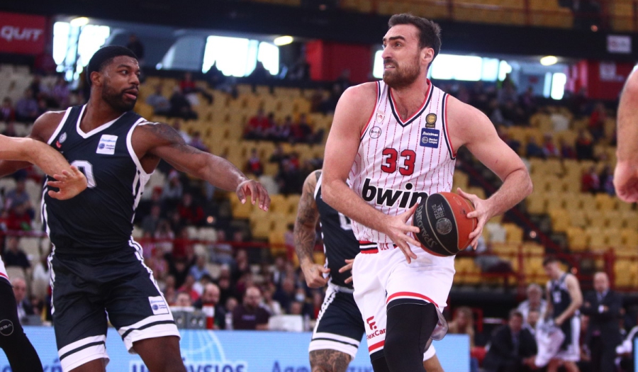 Σημαντικό επίτευγμα για τον Μιλουτίνοφ: Έγινε ο δεύτερος καλύτερος ξένος στα δίποντα του Ολυμπιακού