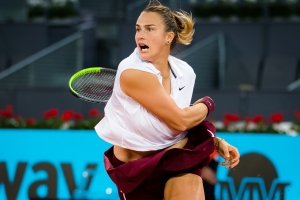 Madrid Open: «Σόκαρε» την Μπάρτι και πήρε το τρόπαιο η Σαμπαλένκα