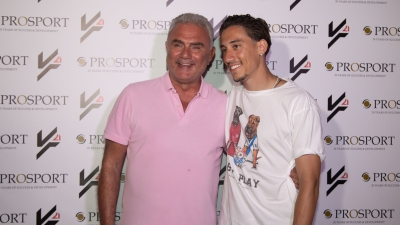 Κώστας Τσιμίκας: «Εκπροσωπώ την Ελλάδα στο εξωτερικό και θέλω να πάω τη σημαία μας πιο ψηλά»