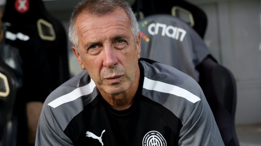 Νιόπλιας: «Δεν πρέπει να χάνουμε βαθμούς στην έδρα μας» (video)